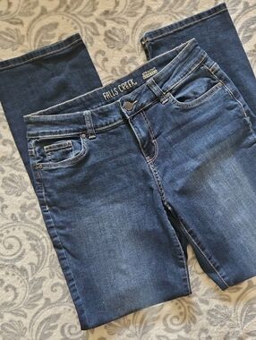 Falls Creek Women’s Faded Dark Blue Straight Leg Jeans Size 10